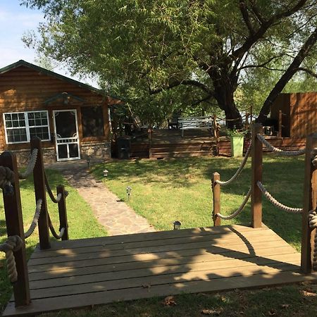 Whip Or Wheel Cabins Holdenville エクステリア 写真